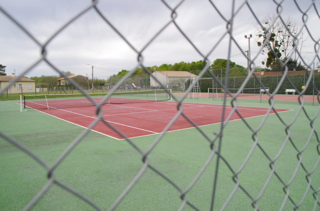 Court de tennis de Brizambourg