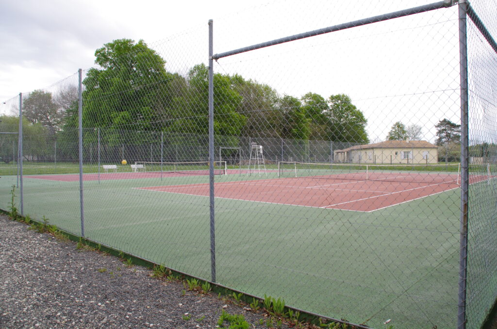 Court de tennis de Brizambourg